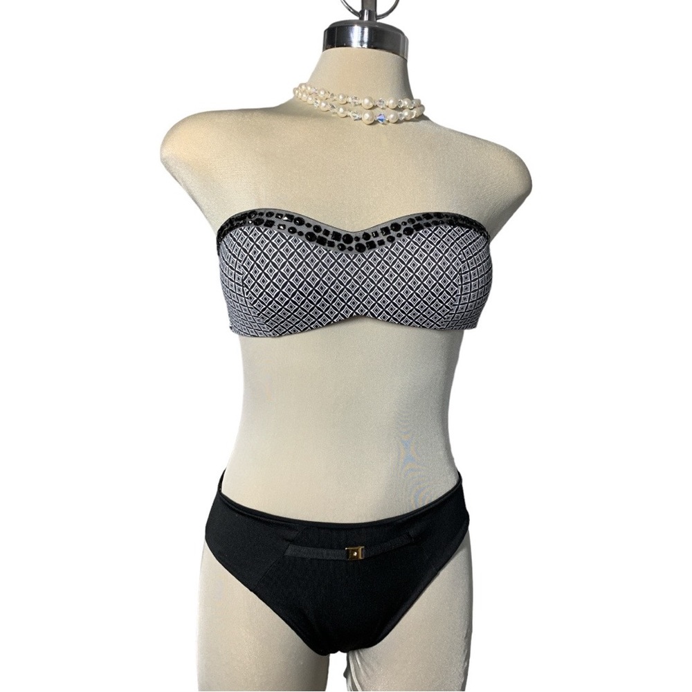 Black and white Two Pieces Strapless Bra Size 34